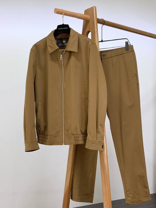 年后 P上衣 ，裤子280 DDD Loropiana L.P2620Fw早秋新品 DDD 奢品格调，Lp男士套装演绎意式优雅。 DDD 上衣采用翻领设计，利落