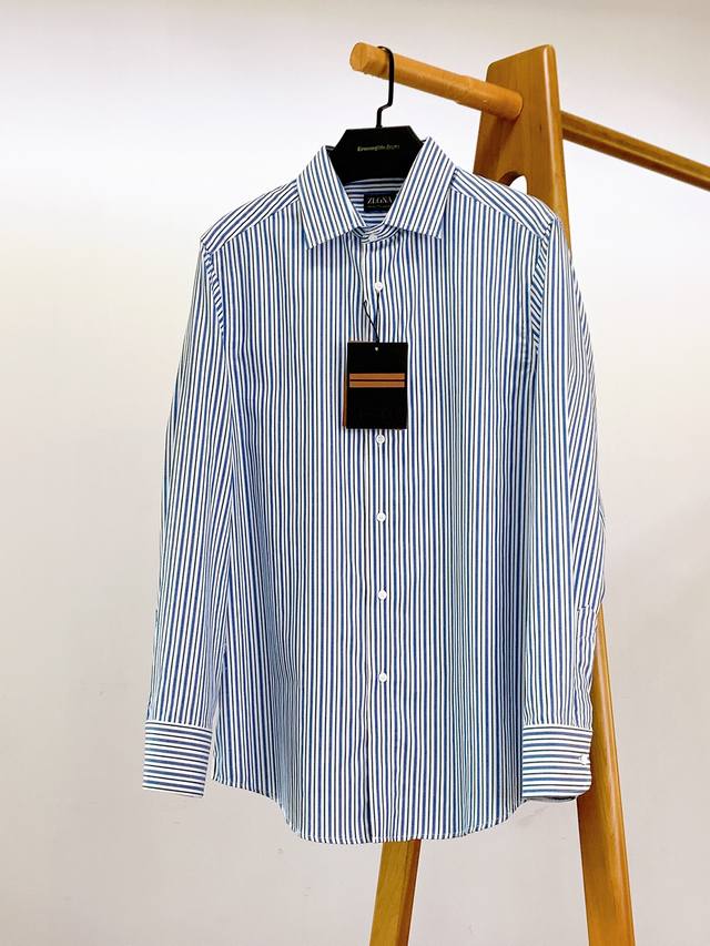 年后 DDD Ermenegildo Zegna 杰尼亚 2025Fw早秋新品 DDD 撞色条纹衬衫官网在售，专柜同款！ DDD 经典版型衬衫怎么穿都好看，经典