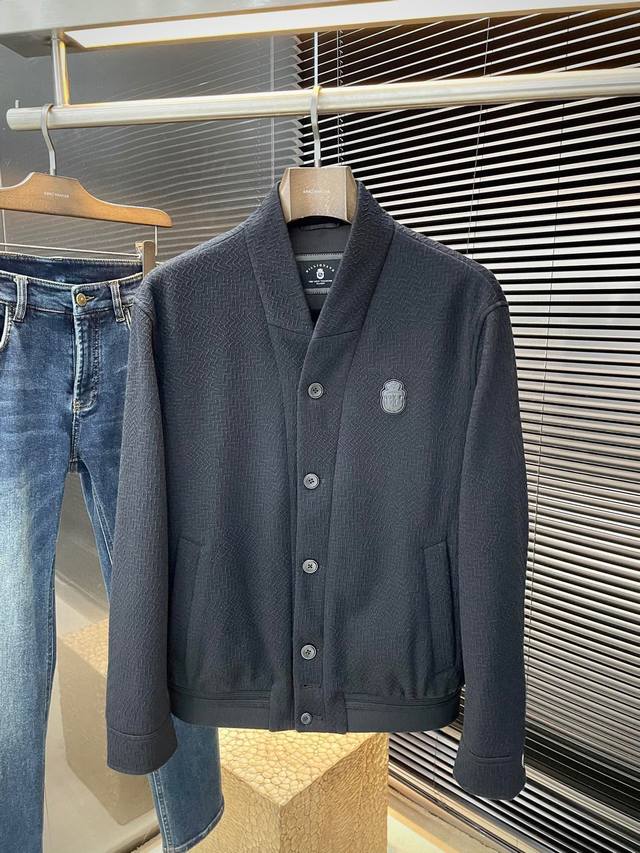 Berluti 布鲁提 重磅推荐！2025秋冬季新品 简约大方夹克 进口原版高品质羊毛聚脂纤维面料，垂度和光泽绝对是提气，简约设计 款式更显青春活力，车工走线整