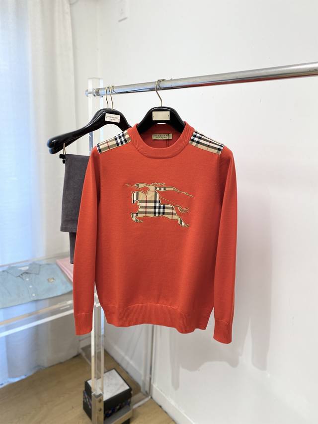 支持年后退换！ 巴宝莉、2025新品羊毛衣 具有手感细腻柔软，可直接与肌肤接触，让暖心的纱线变化出细腻的质感，顶级工艺极具特色出彩，款式简约大方精美 立体剪裁的