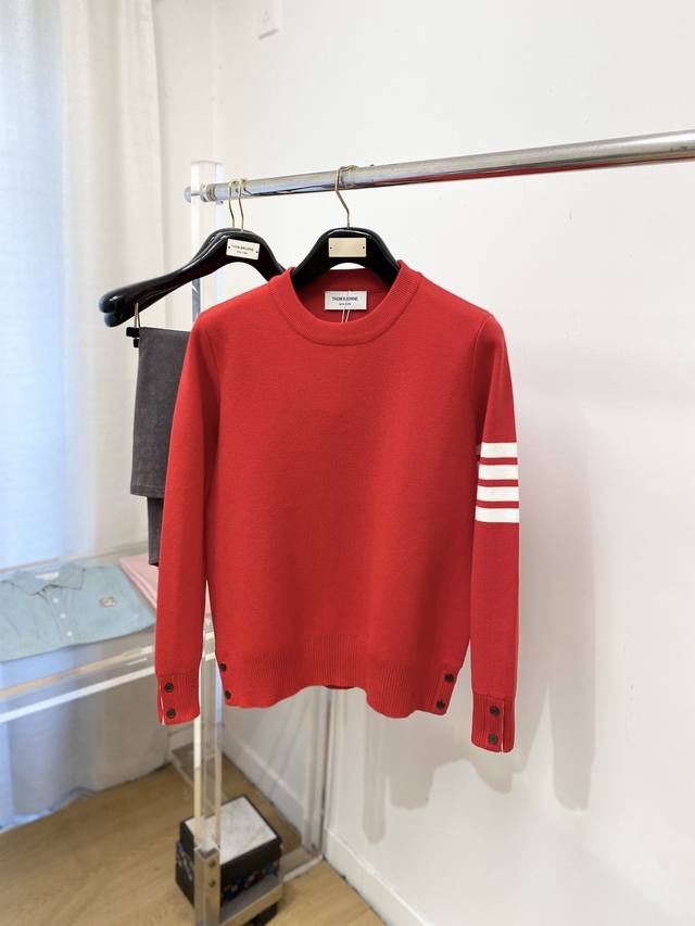 支持年后退换！ Tb、2025新品羊毛衣 具有手感细腻柔软，可直接与肌肤接触，让暖心的纱线变化出细腻的质感，顶级工艺极具特色出彩，款式简约大方精美 立体剪裁的版