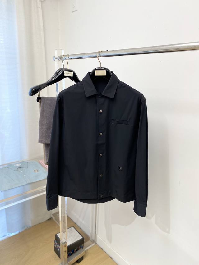 支持年后退换！纪梵希、2025新品衬衫，时尚帅气，简约百搭款，定制原版面料，不仅挺括，保持潮流的廓形，又穿着舒适，纱织更细腻，码数S-2Xl DDD