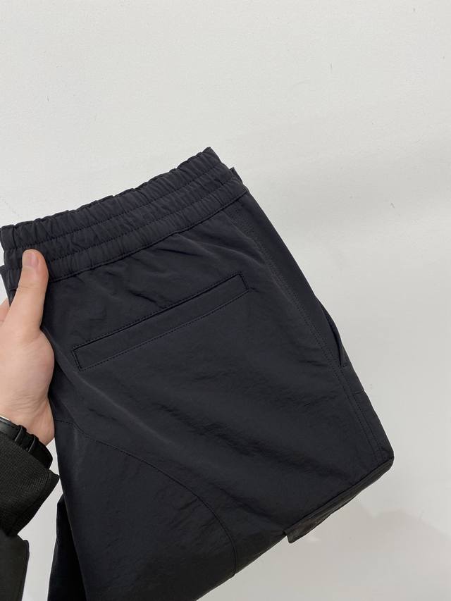 支持年后退换！普拉达、2025爆款休闲裤 高弹显瘦必爆简约百搭爆款，做工精细，每一针都看得到用心，超多明星网红最爱 拉长身材比例哦！微弹 _舒适面料 细节体码数