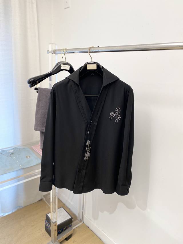 支持年后退换！克罗心、2025新品衬衫，时尚帅气，简约百搭款，定制原版面料，不仅挺括，保持潮流的廓形，又穿着舒适，纱织更细腻，码数M-3Xl DDD