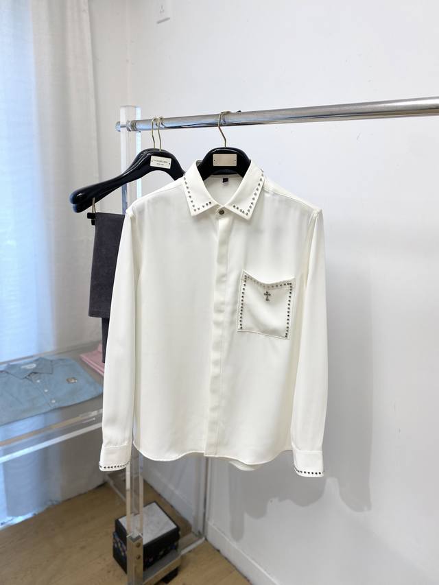 支持年后退换！克罗心、2025新品衬衫，时尚帅气，简约百搭款，定制原版面料，不仅挺括，保持潮流的廓形，又穿着舒适，纱织更细腻，码数M-3Xl DDD