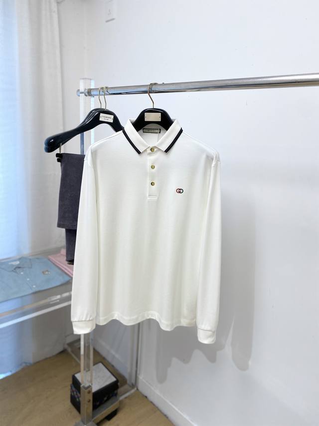 支持年后退换！ 古奇、2025新品长袖卫衣，时尚帅气，简约百搭款，胸前精致刺绣字母Logo，定制原版面料，不仅挺括，保持潮流的廓形，又穿着舒适，纱织更细腻，码数