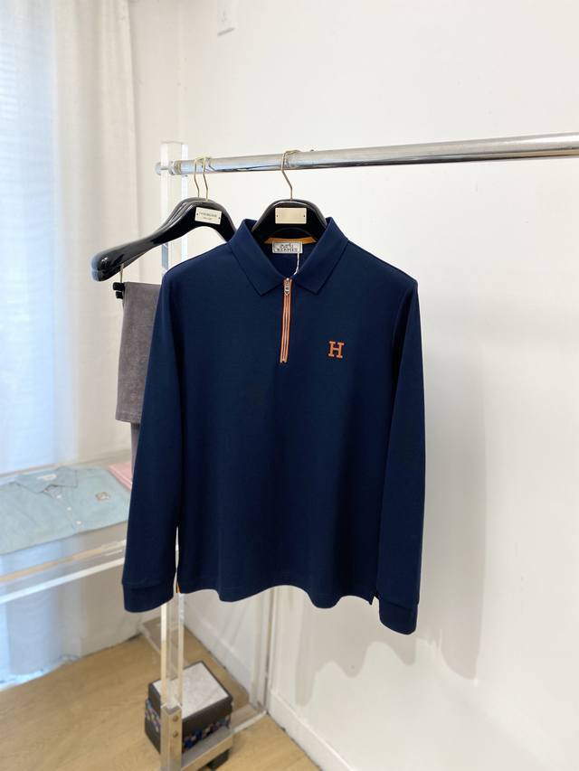 支持年后退换！ 爱马仕、2025新品长袖卫衣，时尚帅气，简约百搭款，胸前设计凹凸印胶字母Logo，定制原版面料，不仅挺括，保持潮流的廓形，又穿着舒适，纱织更细腻