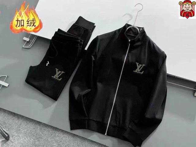 品牌: Lv 加绒加厚 2025秋冬款新品 ，明星最爱时装味休闲套装，干净利落剪裁 ，都市风十足 采用精品定制面料，内里保暖效果极佳，手感软糯干爽，上身效果挺括