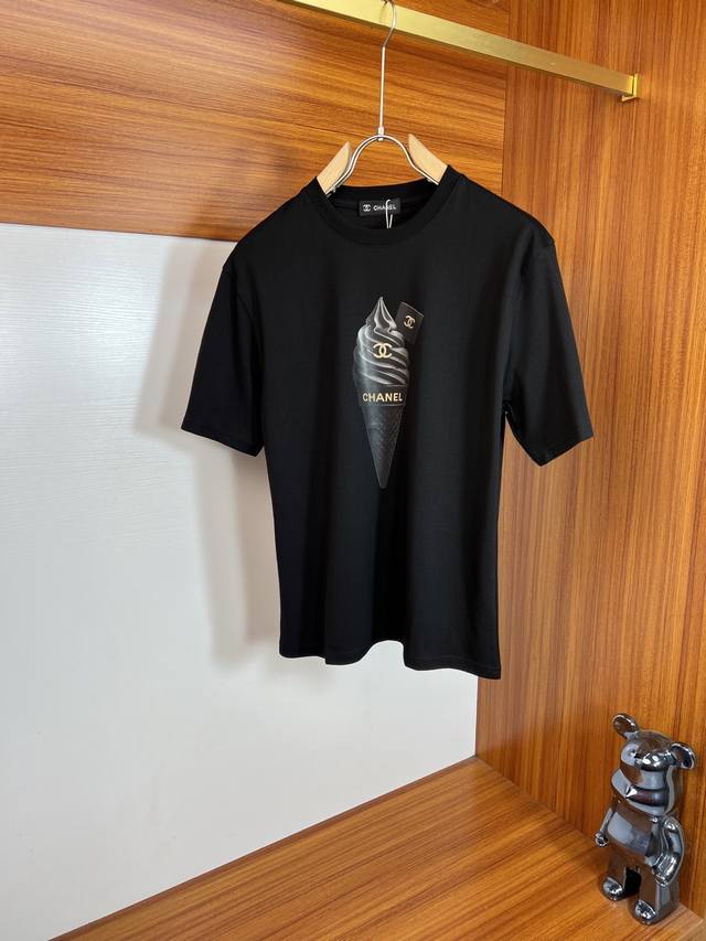 Charlie 香奈儿 2026年春夏新品上新 三标齐全 丝光棉圆领短袖T恤 专柜码数：M-Xxxl 175 140建议L DDD