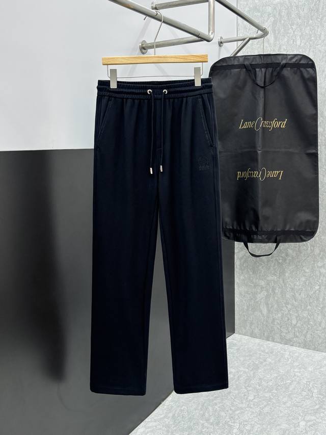 Bc 顶级货品 2025秋冬新款休闲裤！官网同步发售。品牌经典Logo休闲裤 ，定制面料，舒适度极好，手触感强烈。辨识度极高，完美品相工艺。 尺码：M-3Xl