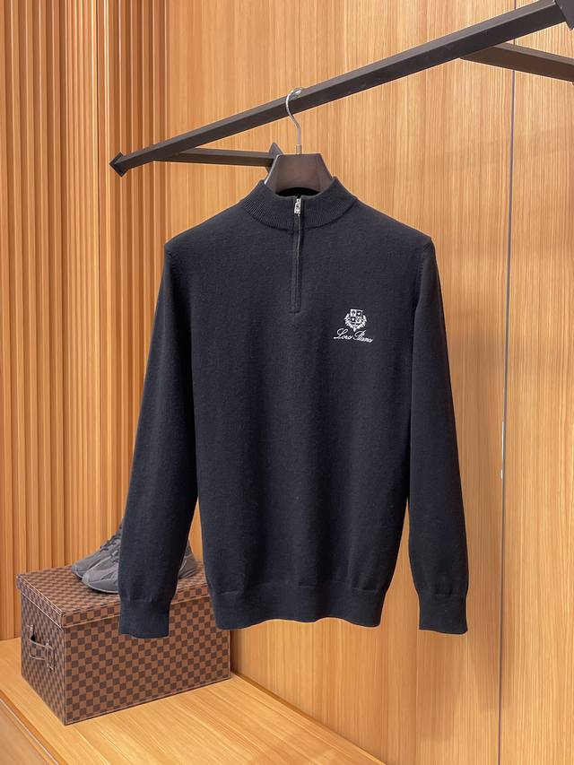 支持年后退换# Loro Piana诺悠翩雅25新款中高领半拉链毛衣，胸前Logo设计！贸易公司渠道稀出，同步官网发售！辅料全部原版定制出货，秋冬系列经典设计！