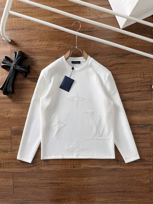 支持年后退换 Lv 2025秋冬 八明治空气层套头圆领卫衣 DDD 打底衫，男女同款时尚休闲！贸易公司渠道稀出，领先官网发售！一直都是神奇的存在，有着极高的辨识