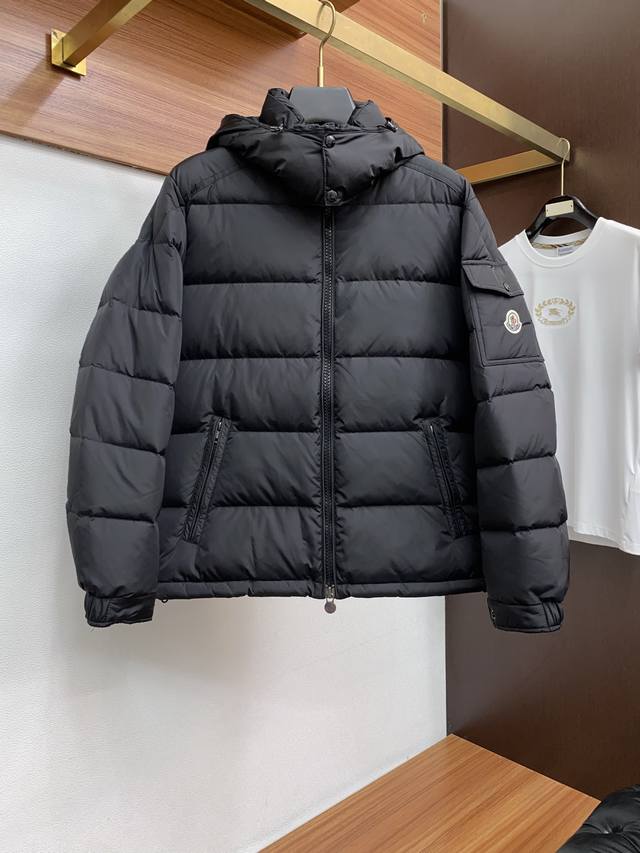 支持年后退换 蒙口 25秋冬男士时尚羽绒服 DDD 轻奢时尚休闲风格，轻盈保暖柔软！低调系列时尚百搭，就是有型！香港贸易订单款，超级种草的神仙单品！作为大家都要