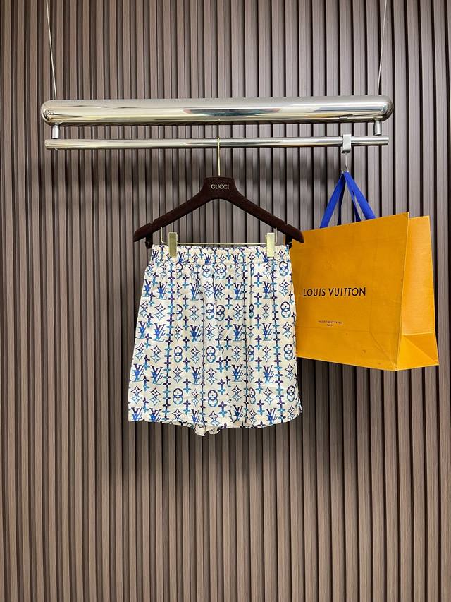 上衣 短裤 DDD 支持年后售后 DDD Lv Overlap 图案印花桑蚕丝短袖衬衫短裤套装，这款Louis Vuitton老花满印短袖衬衫，甄选高支真丝混纺