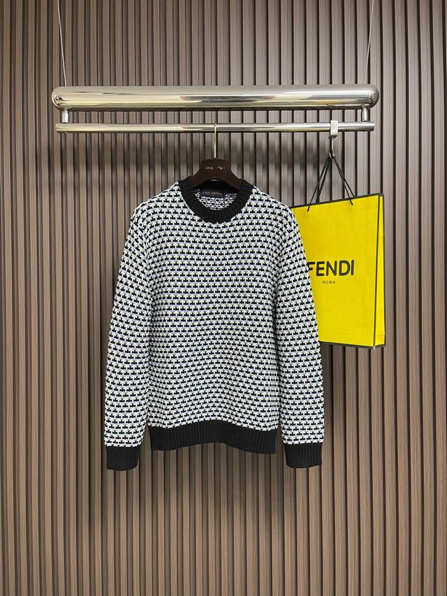 支持年后售后 DDD Lv 2026Ss千鸟格拼色粗针提花针织毛衣，结合别致构型与浸染工艺，呈现出2026春夏秀场所特有的浓郁色调。面料运用钩针效果针织技术，打